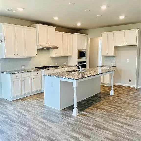 3070 Andover Trl — Photo 4