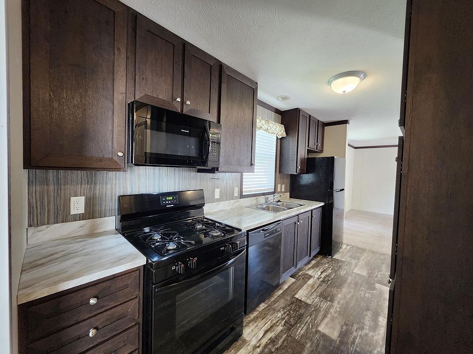 1st image of 256 Spruce Ave #256