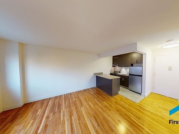4th image of 50 Prince St APT 3H