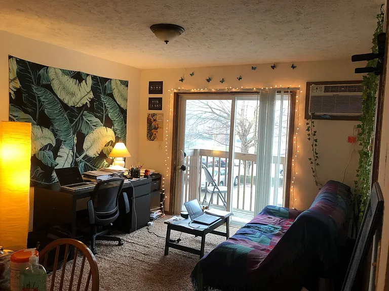 518 N River Rd — Photo 16