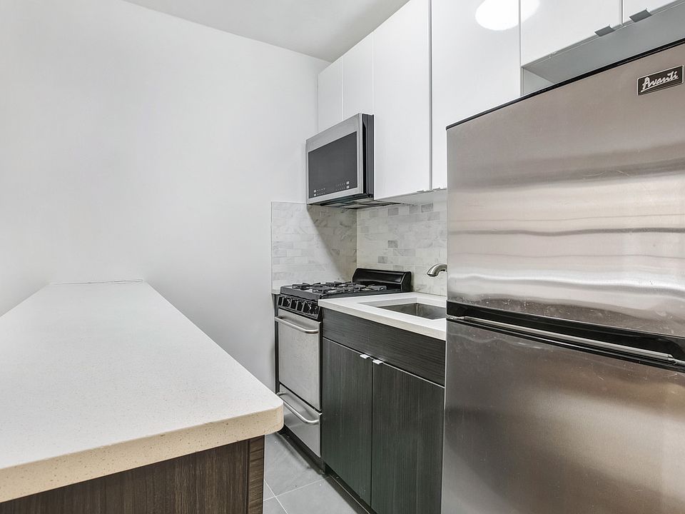 2nd image of 330 E 85th St #4G