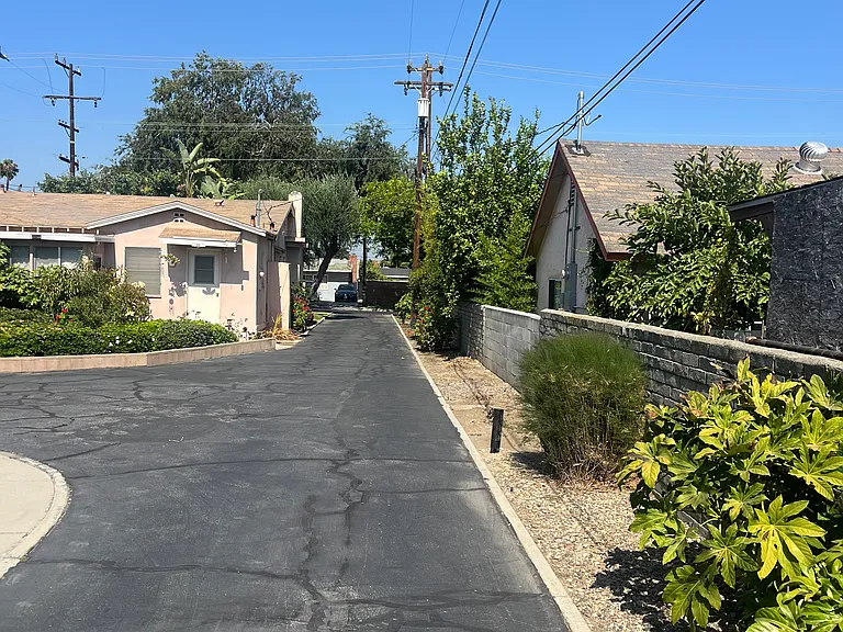 Pal Mal Ave — Photo 2