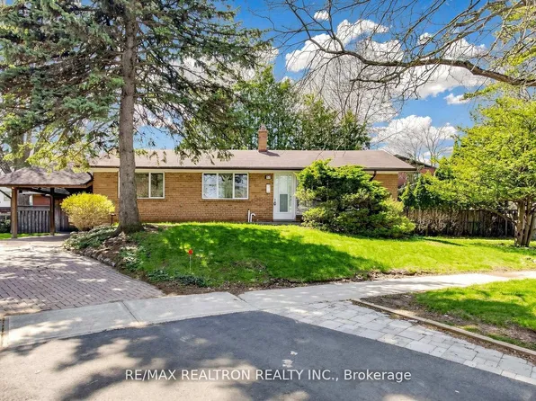 57 Copping Rd, Toronto, ON M1G 3J9