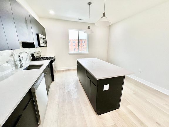 5th image of 2500 E Tioga St #2C