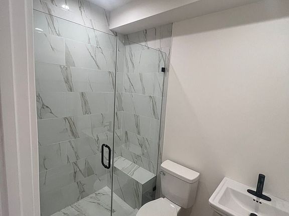 5th image of 6903 Fulton Ave #7