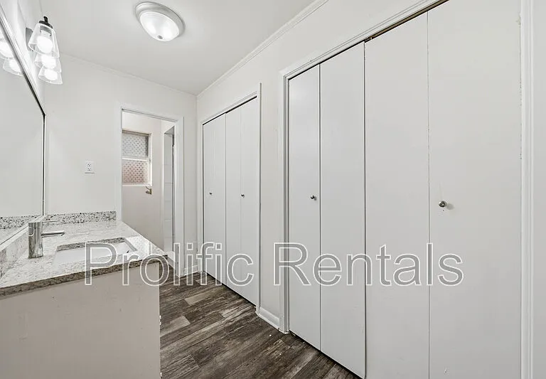610 Creek St — Photo 32