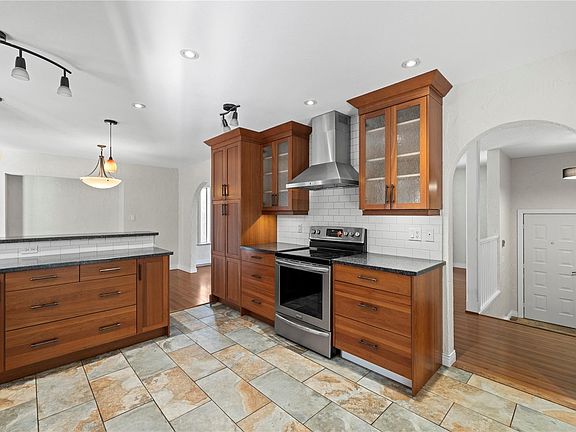 3rd image of 5505 Noye Rd