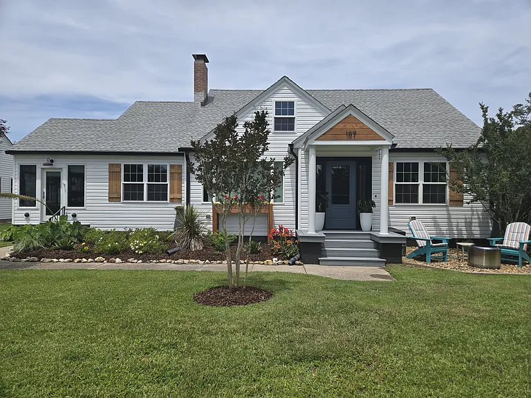 107 Circle Dr — Photo 1