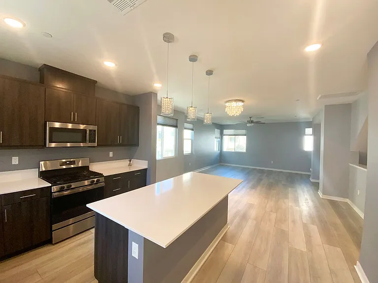 5460 Shorefront Dr #135 — Photo 11