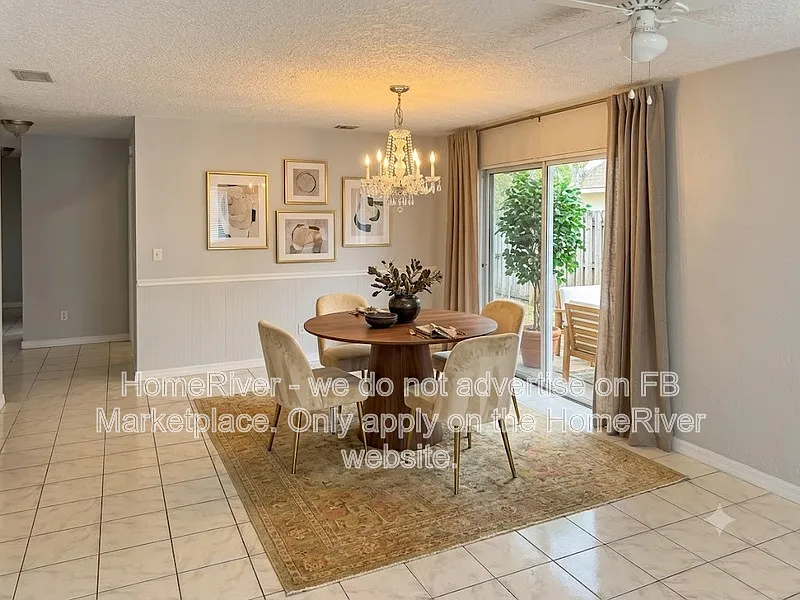 3 bed, 2.0 bath, 1117 sqft, $2,085 — Photo 4