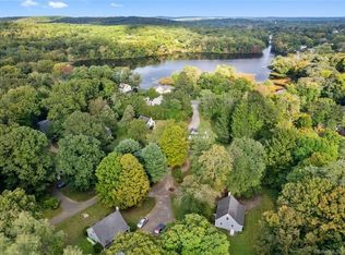 11 Falls River Cir, Ivoryton, CT 06442