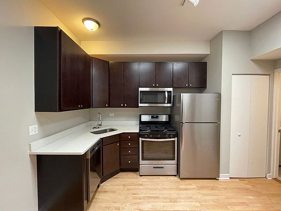 2nd image of 4200 N Milwaukee Ave #2R
