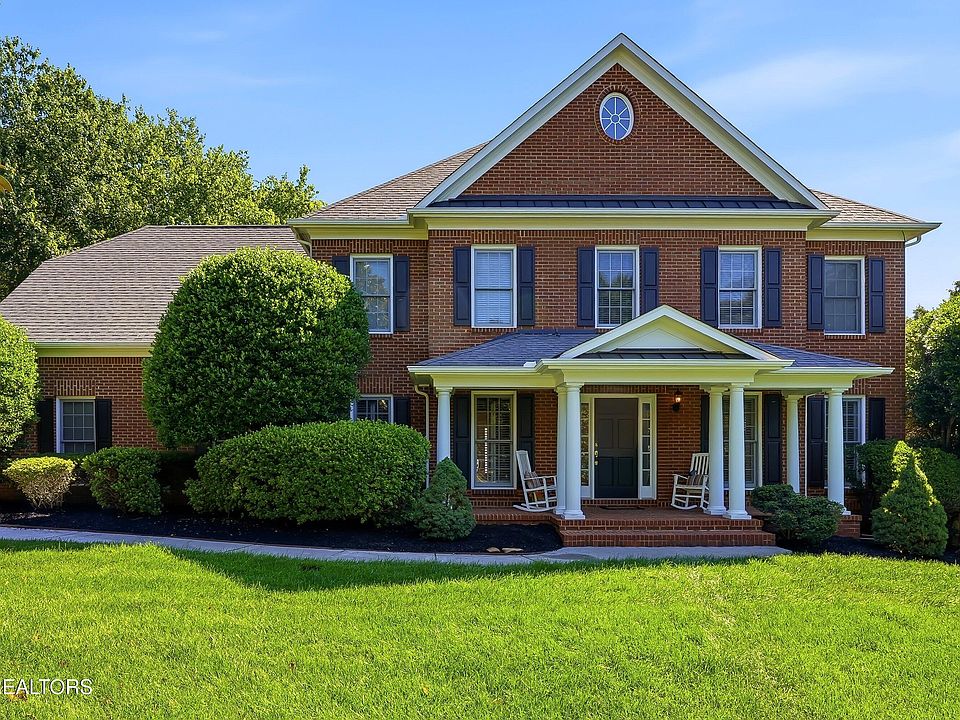 1st image of 928 Blackstone Dr