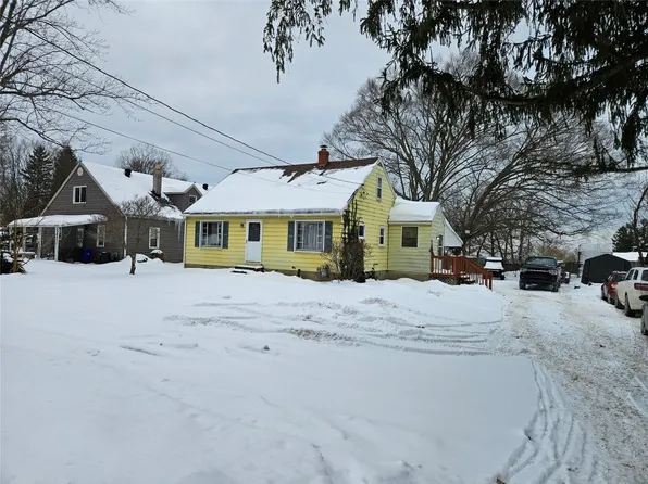 1710 E Grandview Blvd, Erie, PA 16510