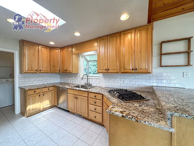 2624 N Hillway Dr — Photo 14