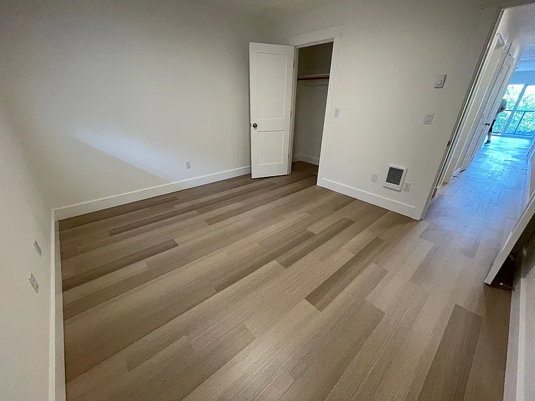 The Courtcrest Apartments — Photo 10