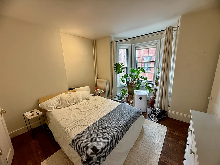 136 Myrtle St — Photo 7