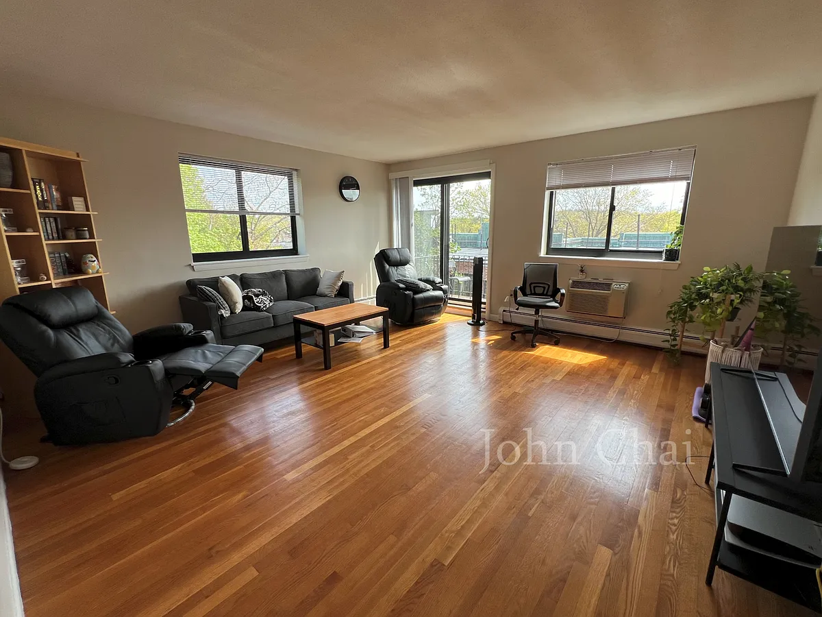 Building Photo - 95 Sutherland Rd #4B
