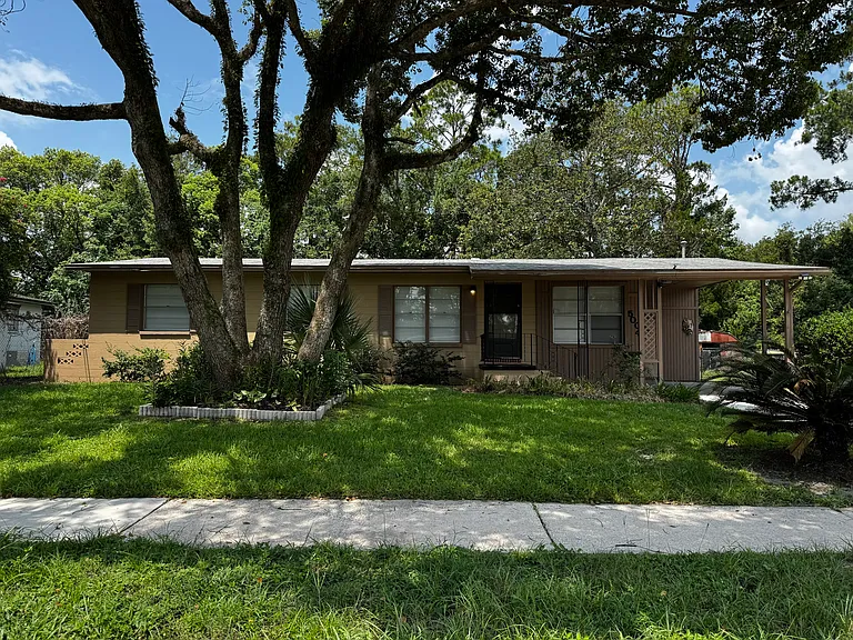 5004 Redstone Dr — Photo 1