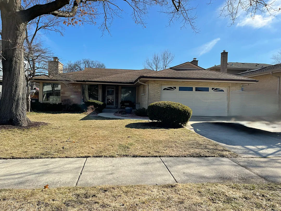 307 N Aldine Ave photo 1