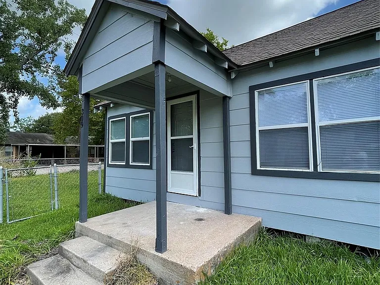 309 Ryan St — Photo 2