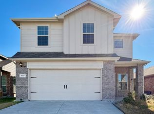 910 Country Rd, Royse City, TX 75189