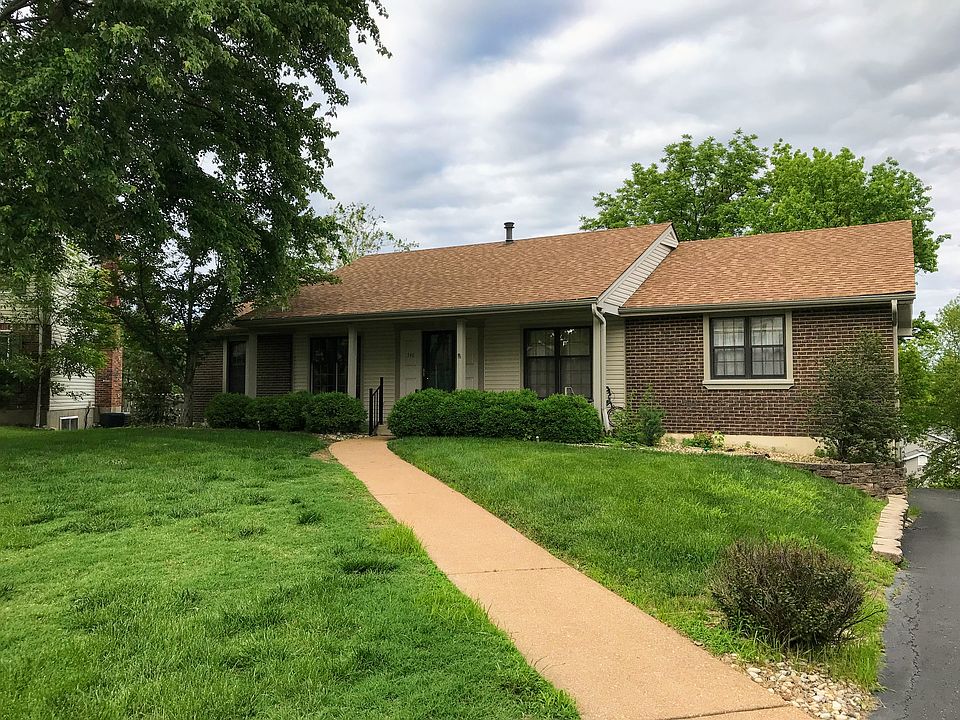 1st image of 340 Oakleigh Woods Dr