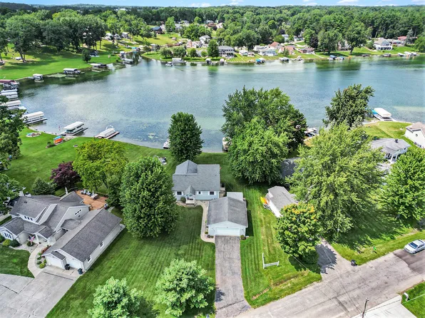 592 Acorn Trl, Horton, MI 49246