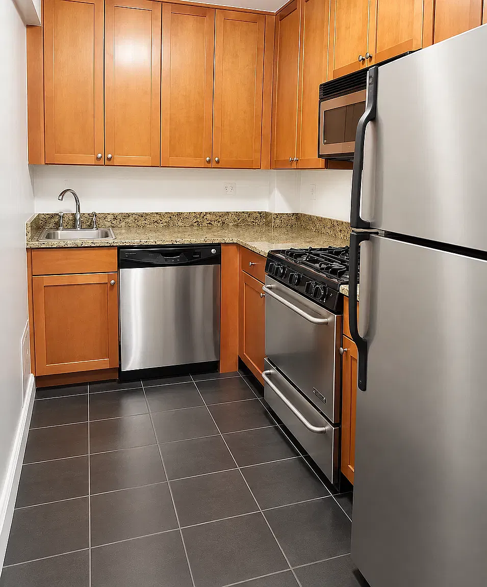 511 East 80th Street — Photo 4