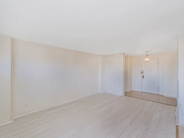 2630 Cropsey Avenue image 4 of 21