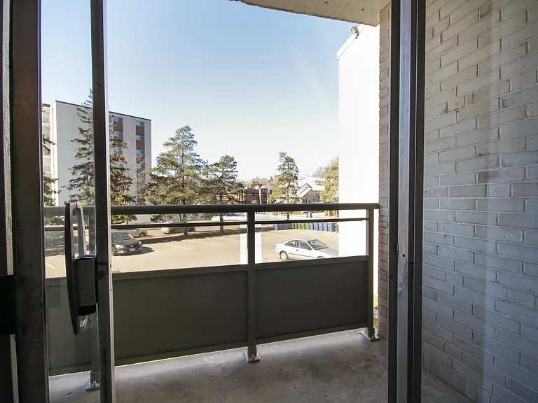131 Raymond St — Photo 13