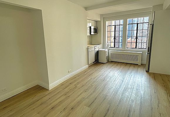 1st image of 5 Tudor City Pl #1961