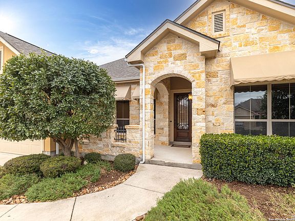 3rd image of 437 English Oaks Circle