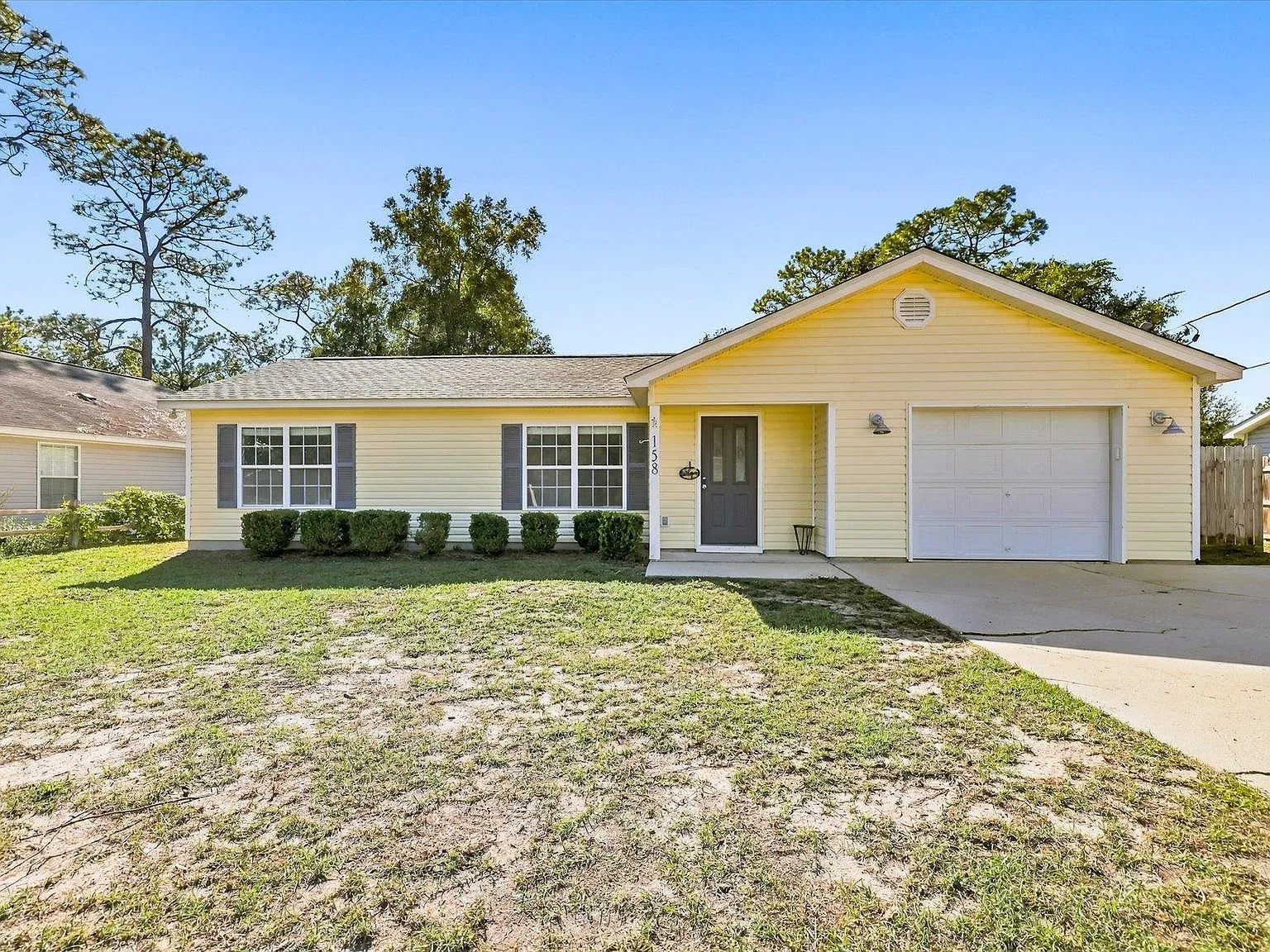 3 bed, 1100 sqft, $2,100 — Photo 3