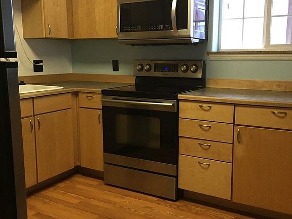 5th image of 120 E 6th Ave