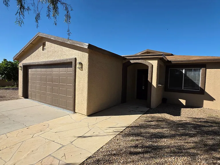 4167 E Market St — Photo 18