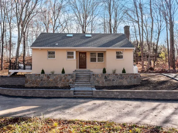 14 Bond Road, Woodbridge, CT 06525