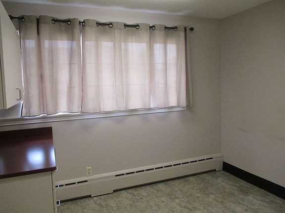 5th image of 101 E Columbia St