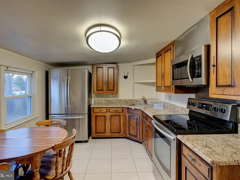 817 Fletcher 2nd Floor Trenton Ave #2ND FLOOR — Photo 4