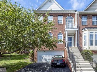 5295 Ballycastle Cir, Alexandria, VA 22315