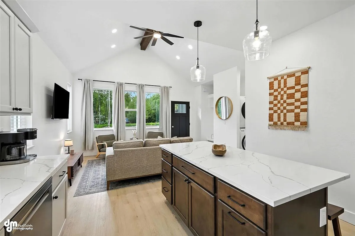 2 bed, 1.5 bath, 974 sqft, $2,550 — Photo 4