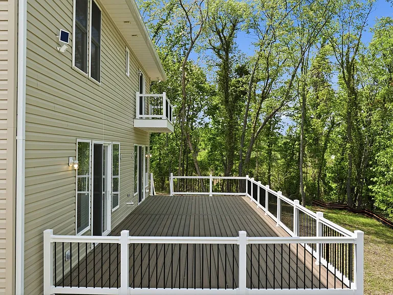 5116 Shore Dr — Photo 13