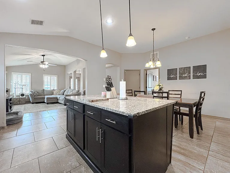 14816 Hunters Grove Ave — Photo 10
