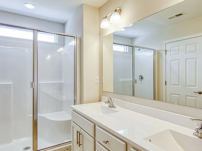 Hillpoint Preserve Townhome Apartments — Photo 11