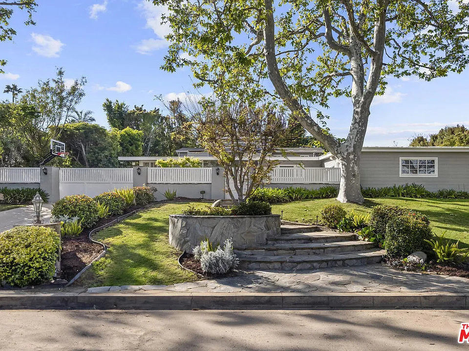 1233 Corsica Dr