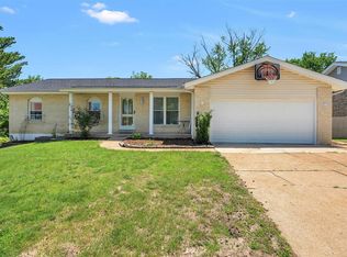1528 Bradington Dr, Fenton, MO 63026