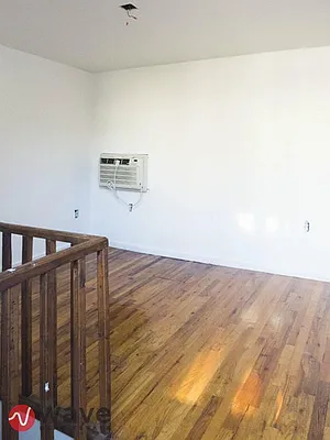 Rented by Wave Real Estate Group | media 34