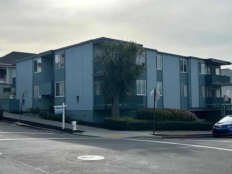 2024 Vine St — Photo 2