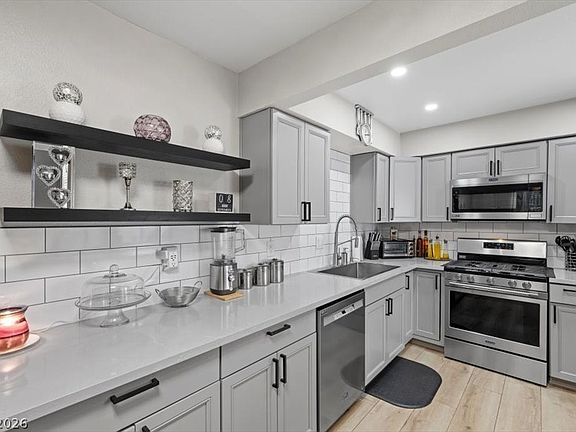 4th image of 2677 Ruthe Duarte Ave