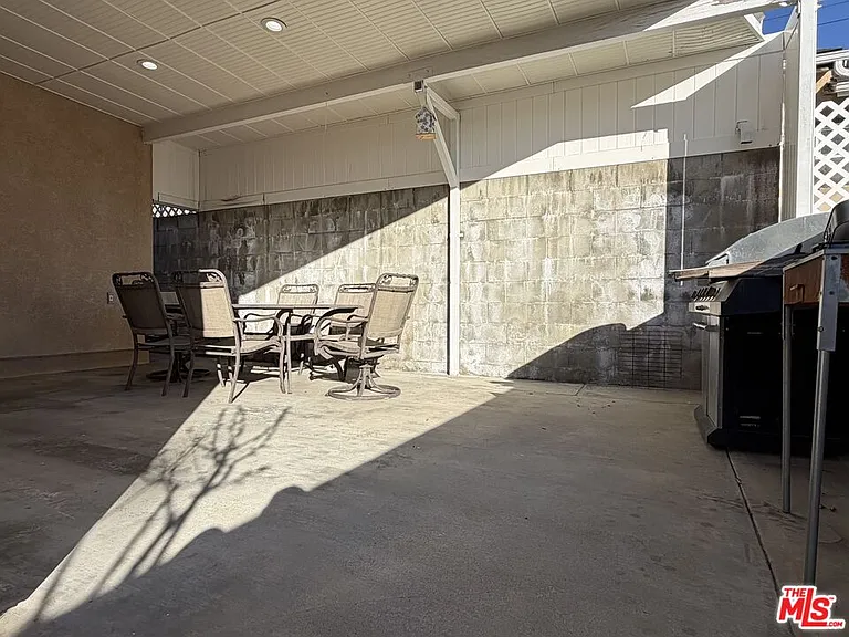 10006 Samoa Ave — Photo 30